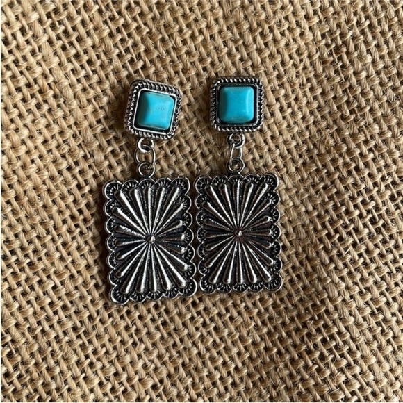 Turquoise silver Western earrings Rodeo County Western Boho New - Picture 4 of 8